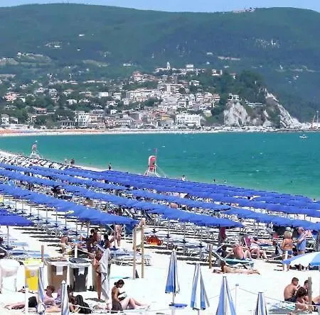 Apartament Riviera Del Conero Centro -parcheggio Privato Terrazzo Coperto Abitabile *